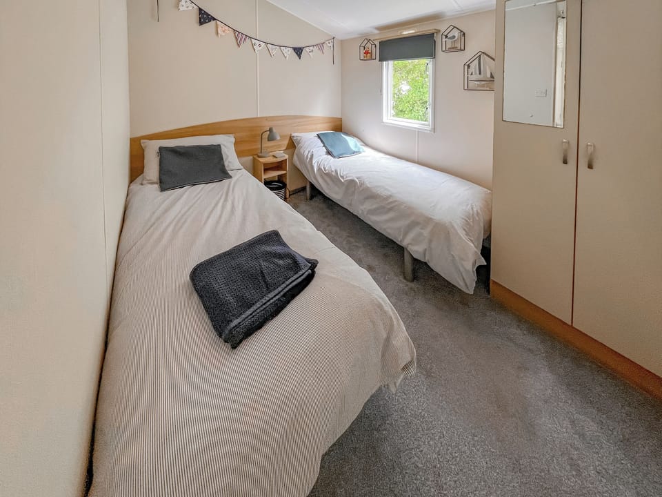 Twin bedroom | Home From Home, St. Margarets Bay, Dover