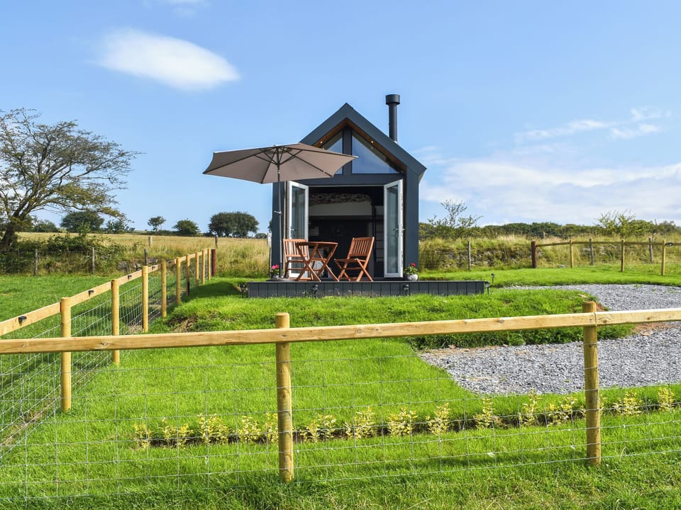 Exterior | Llandremor Fawr Lodge - Llandremor Fawr Holidays, Pontarddulais