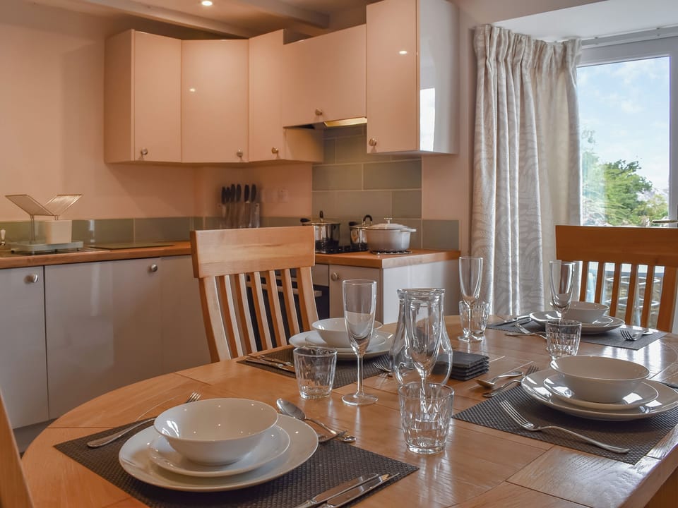 Kitchen/diner | Horseshoe Cottage - Bennacott Farm Cottages, Launceston