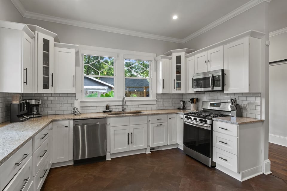 Gas range for real cooking, plus dishwasher and microwave