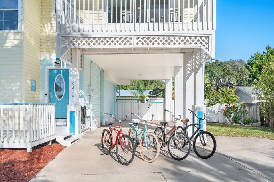 Perfect for families, comfortable coastal home with bikes available for the whole crew!
