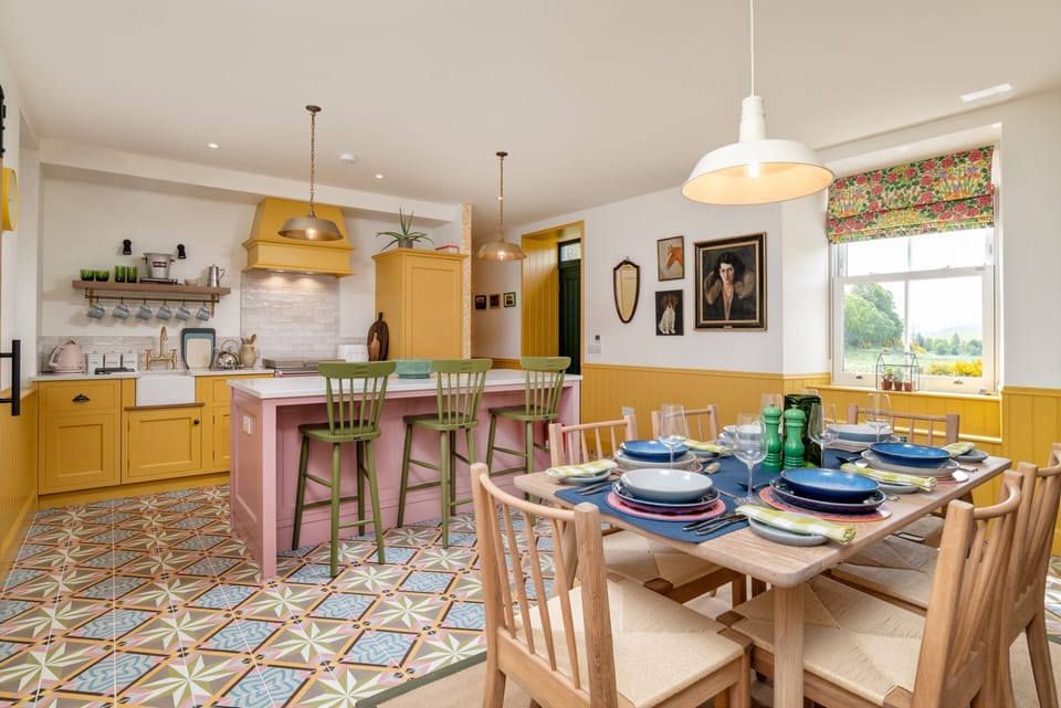 Kitchen/Dining Area