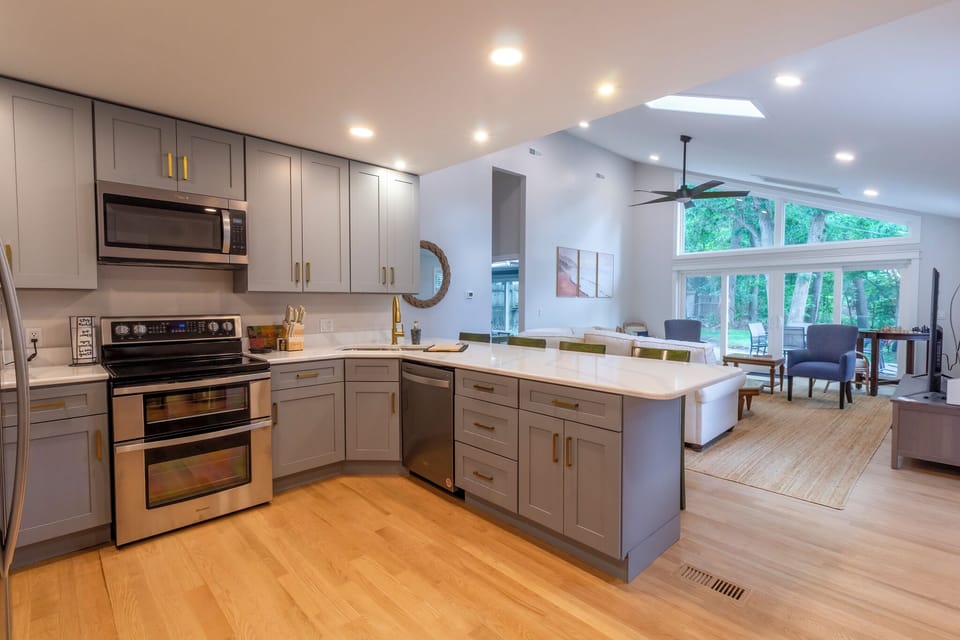 Main Level | Kitchen | Living Room