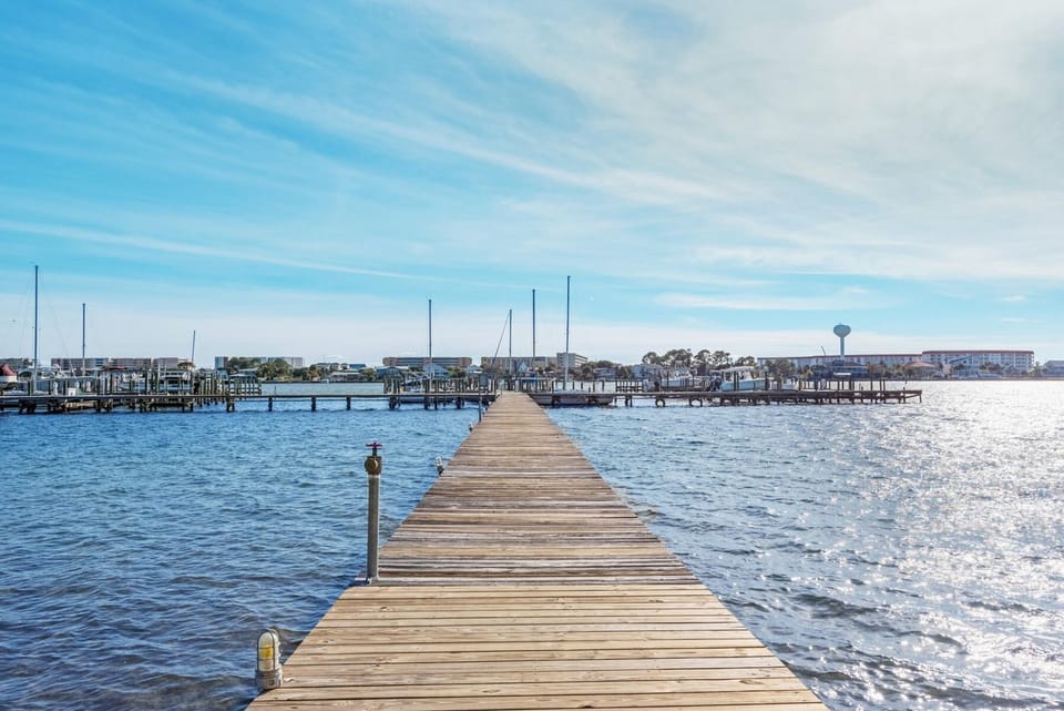 Pirates Bay Marina