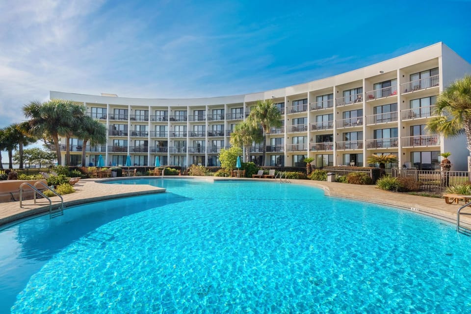 Pirates Bay Pool