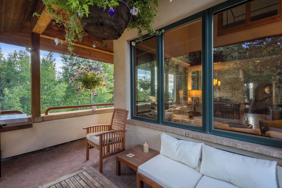 1.3-telemark-a-telluride-exterior-living-room-deck2