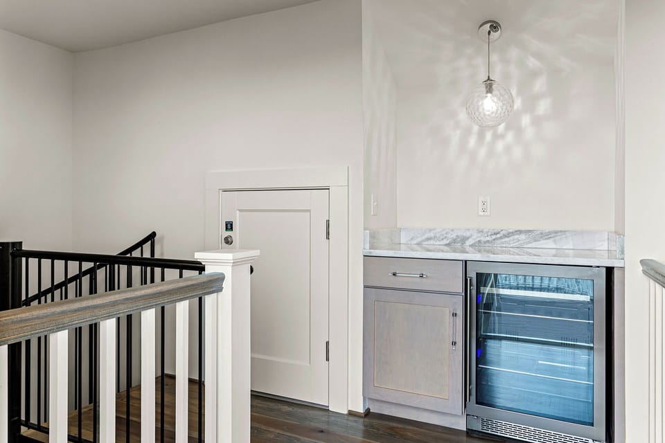 Magnolia Manor Wet Bar