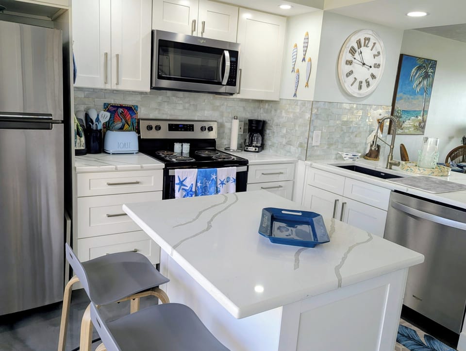 A little area to grab a bowl of cereal in the morning.