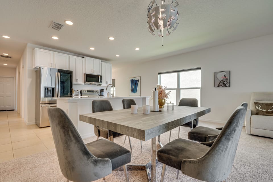 Dining Table | Dishware & Flatware