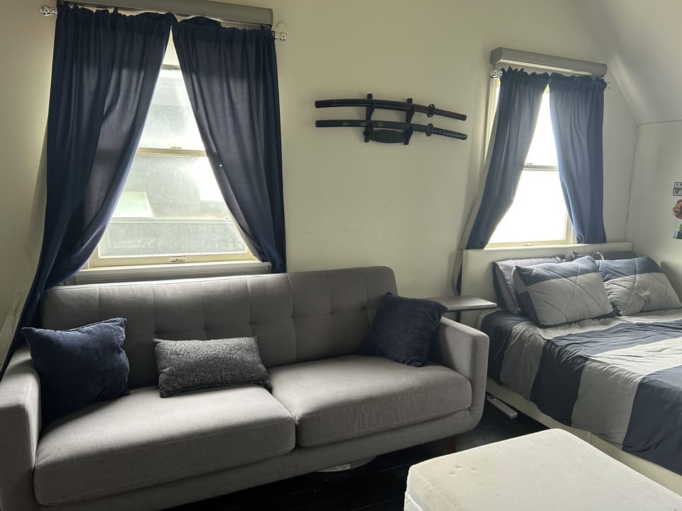 Queen bedroom