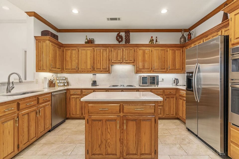Bright and open with lots of cupboard and counter space for making meals