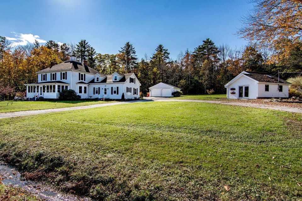 Small cottage you are renting is on right side of circle drive. 