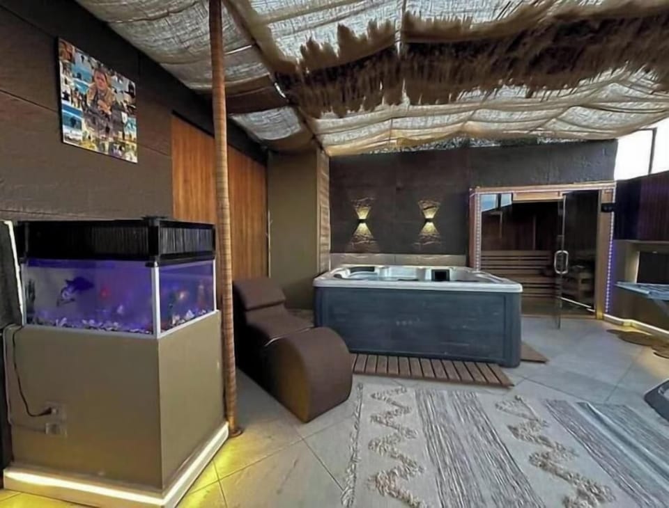 Indoor spa tub