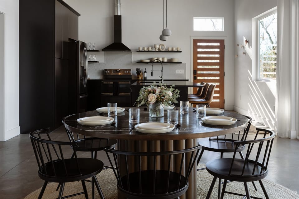 {Dining} Beautiful place settings for 10—perfect for a casual dinner with friends or an intimate rehearsal dinner.