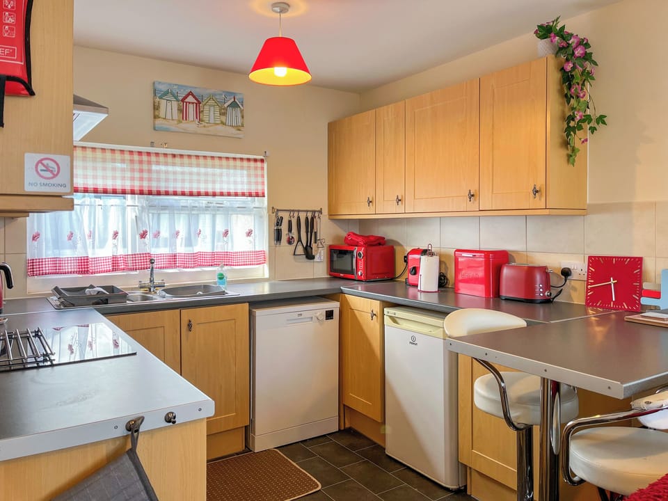 Kitchen | Rosie&rsquo;s Cottage, Bridlington