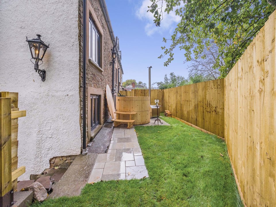 Hot tub | The Steppes, Peterchurch, near Hereford