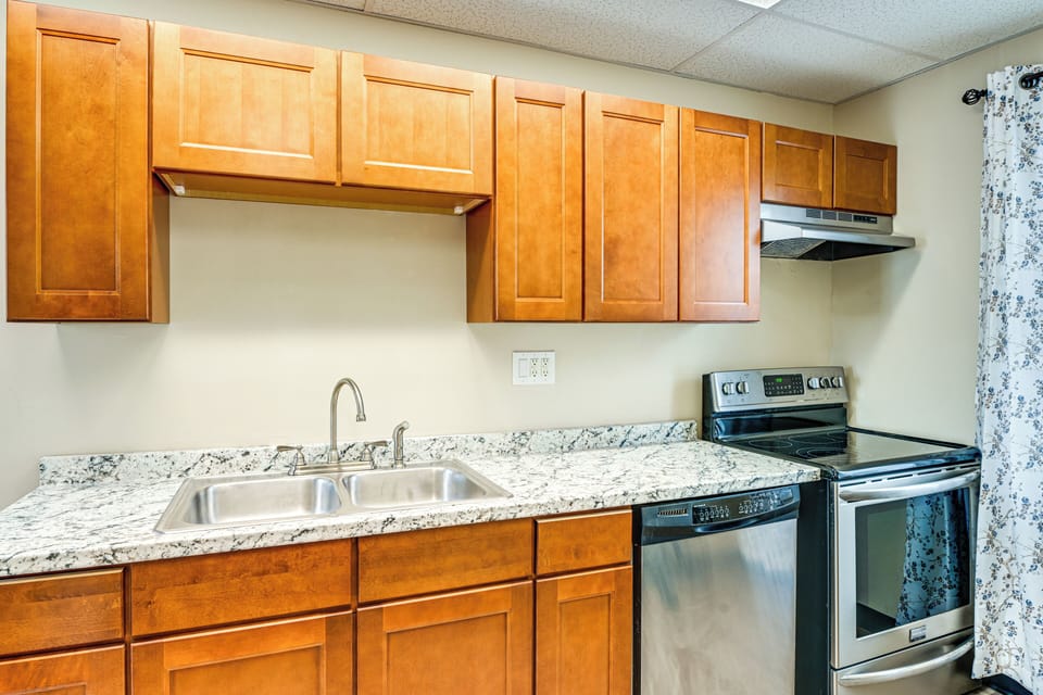 Kitchen | Keurig Coffee Maker | Dishwasher | Blender | 1st Floor