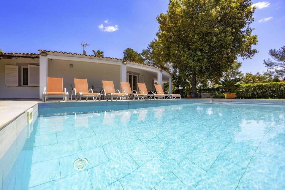 Holiday Home Swimming Pool