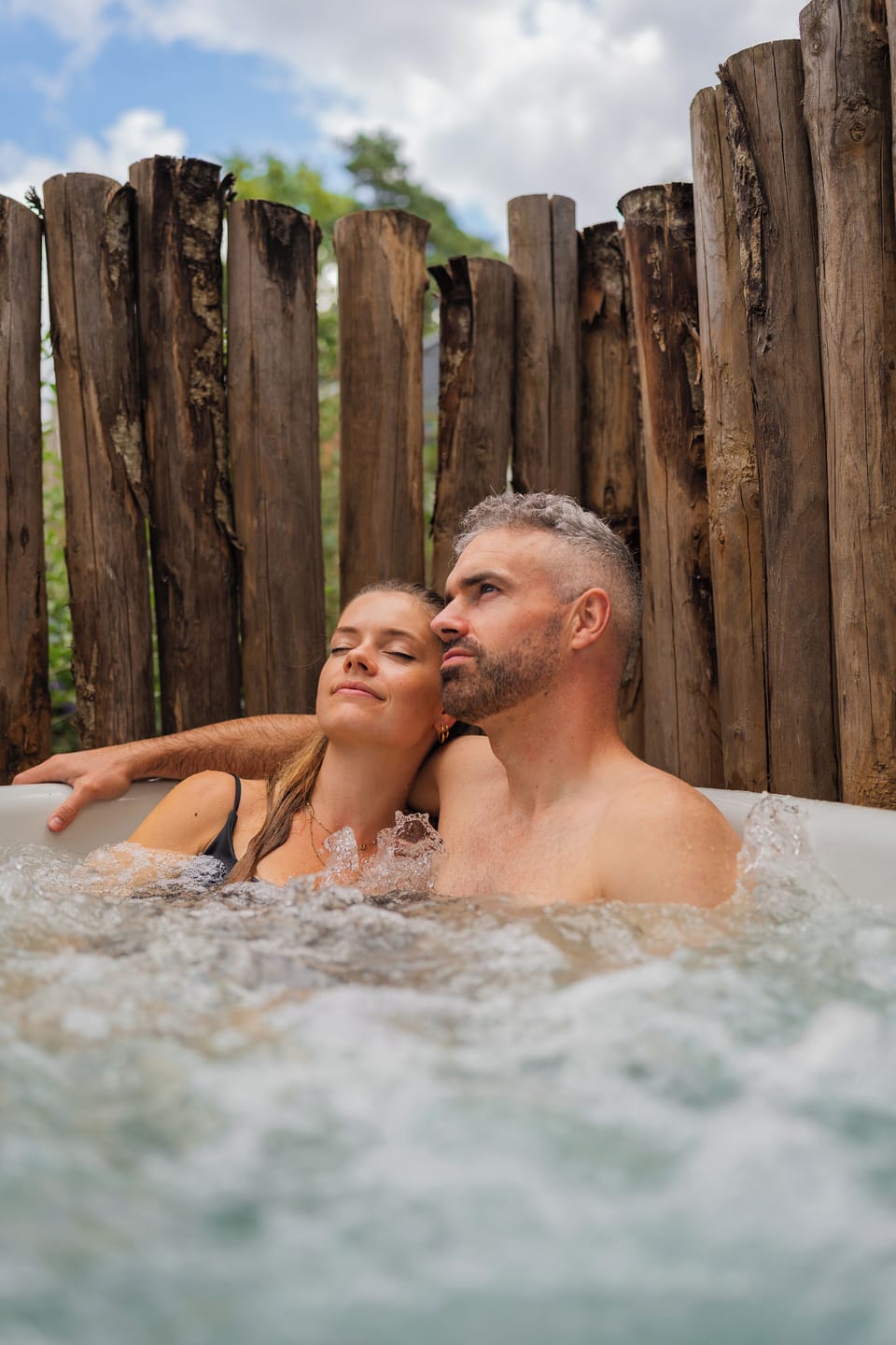 Outdoor spa tub