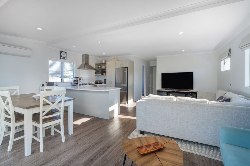 Lounge/Kitchen