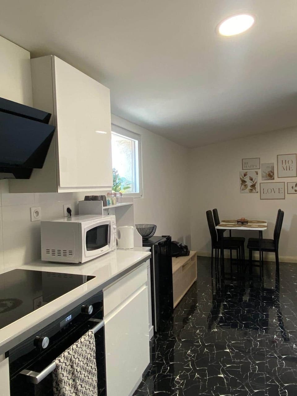 Fully equipped kitchen