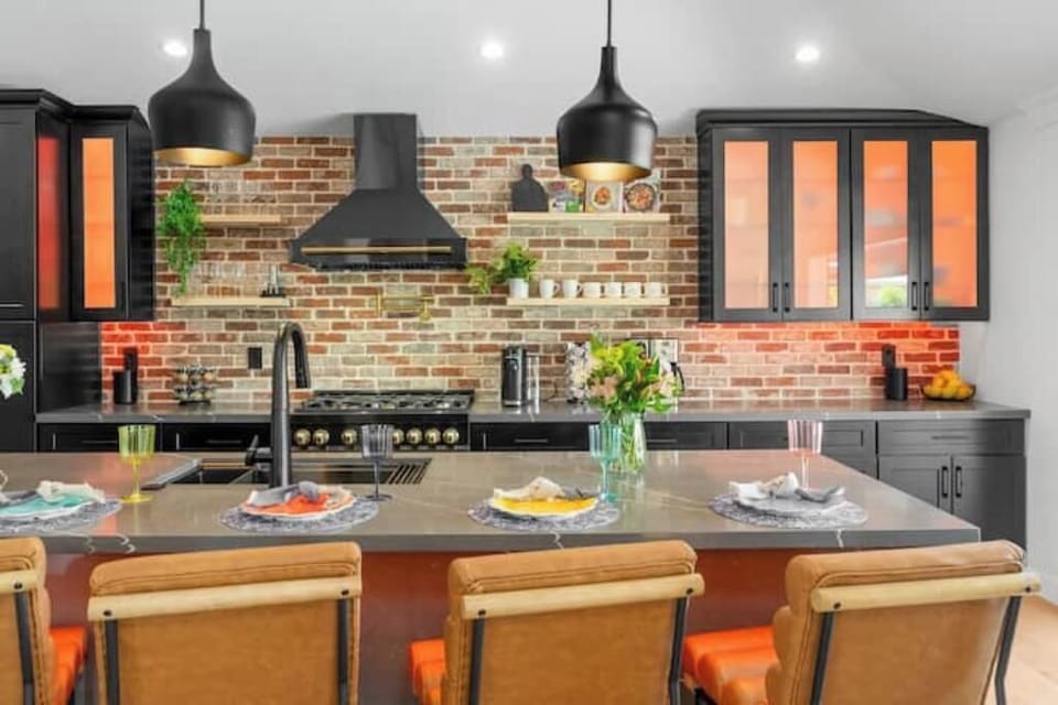Bold design, warm moments, unforgettable meals.