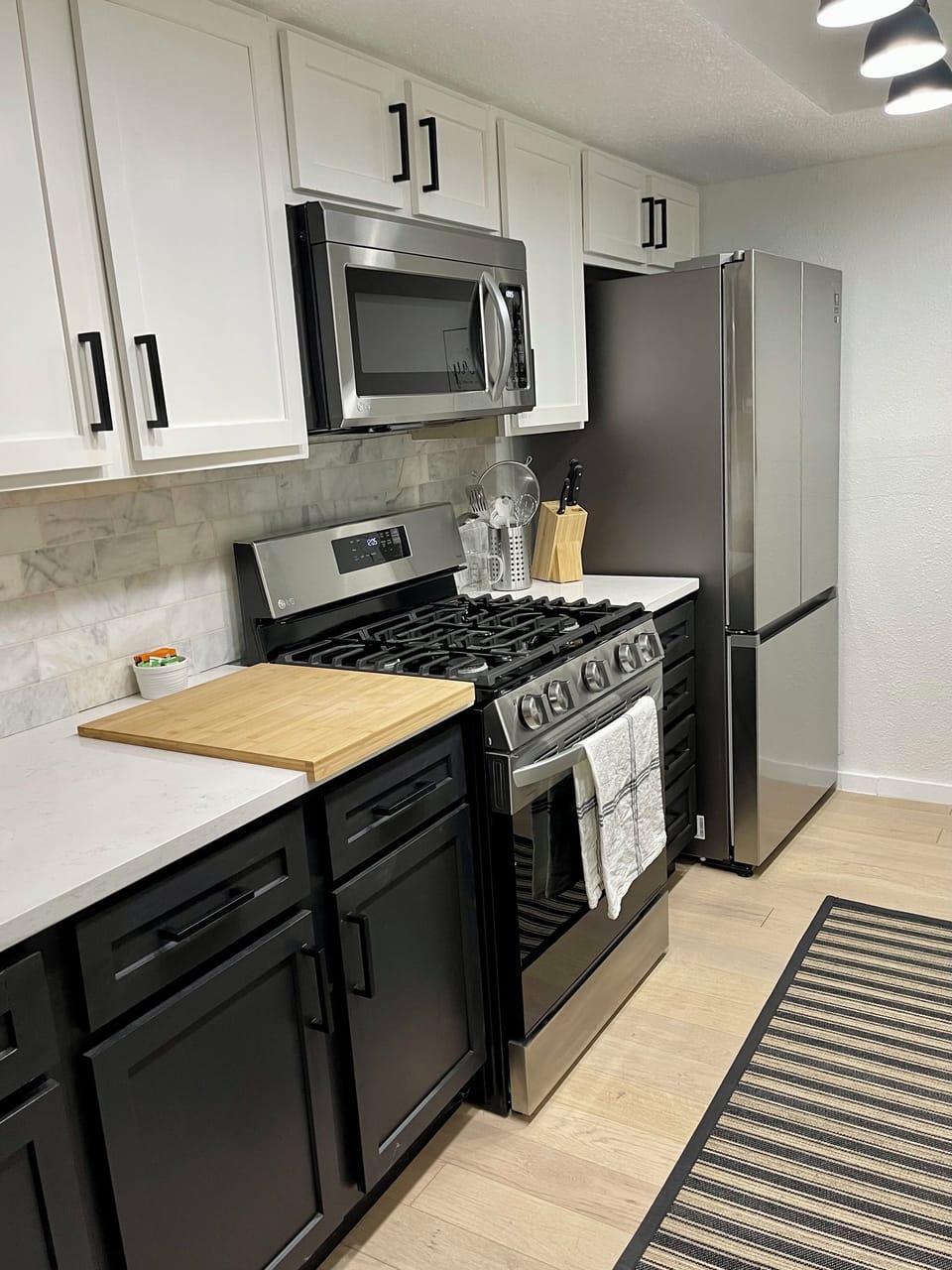 Kitchen with gas stove/oven