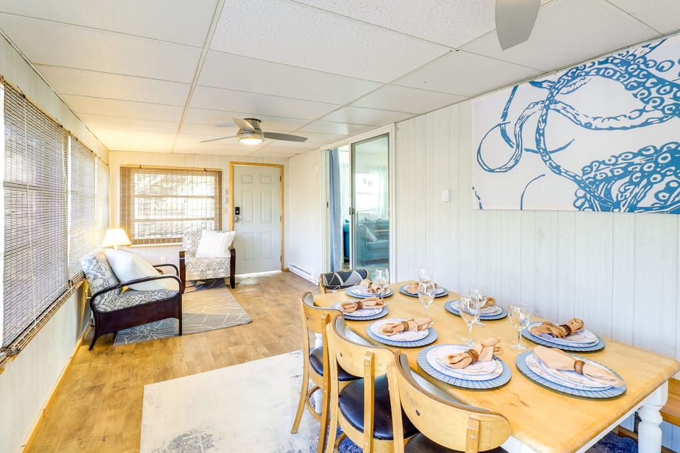 Furniture, Table, Dining Room, Dining Table, Indoors