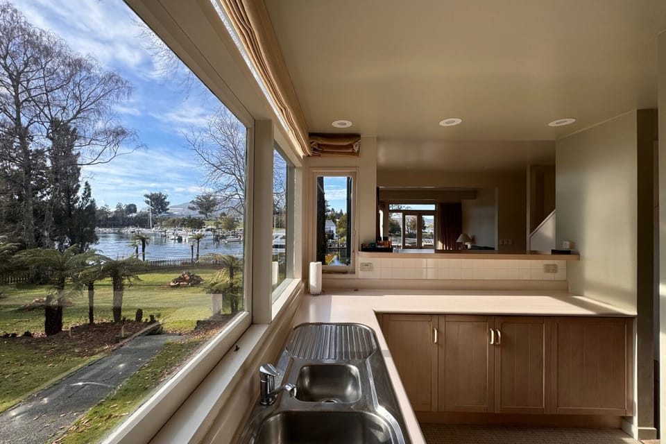 12 Kitchen