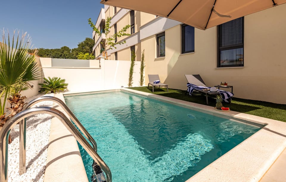 pool