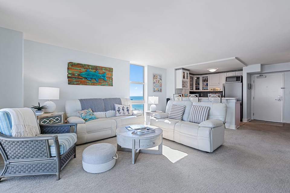 Spacious living room