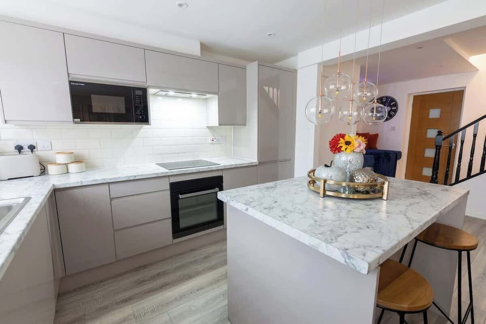 Full photo of kitchen 