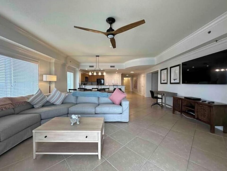 Living room with beachviews
