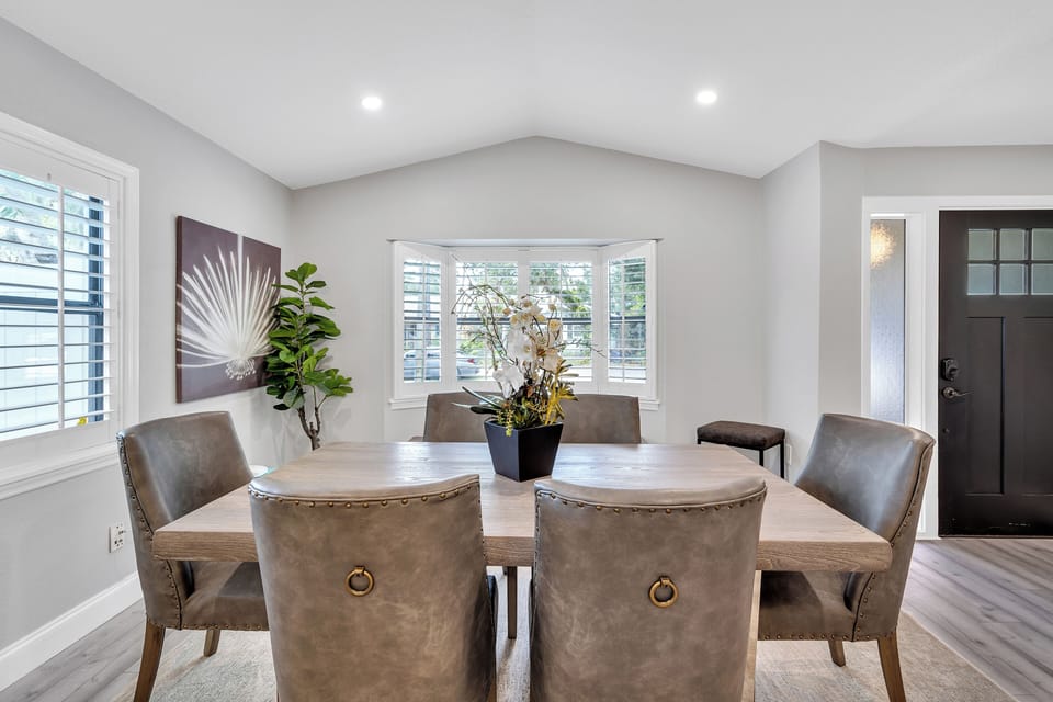 Bright and open dining room