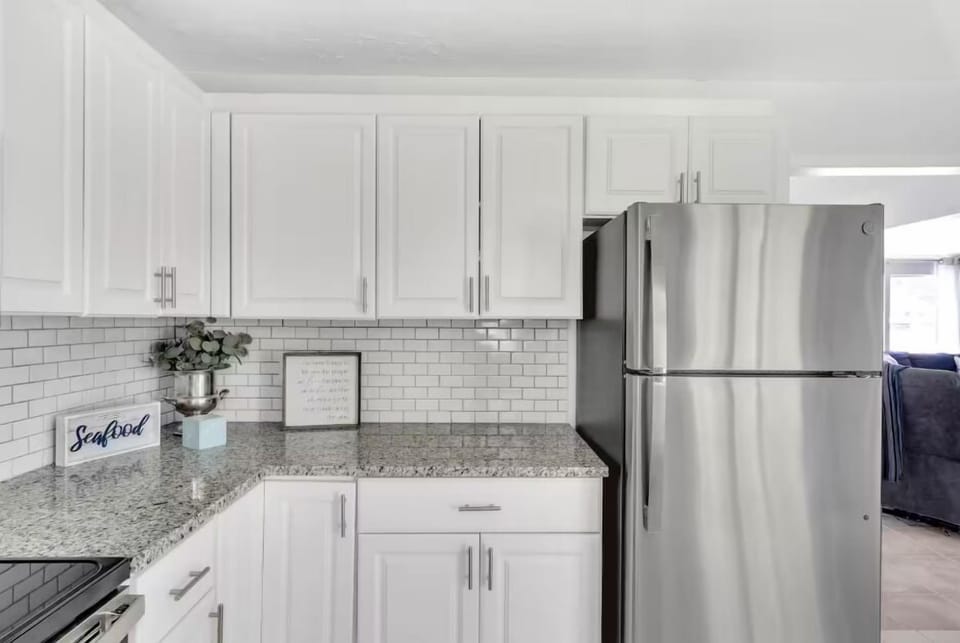 Spacious, clean kitchen.