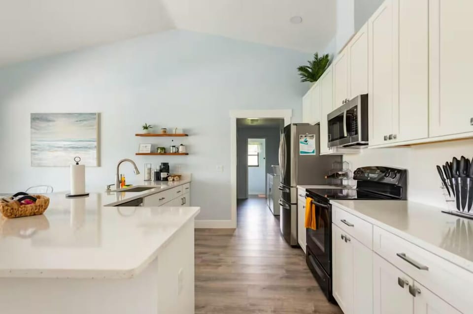 Kitchen with spacious countertop