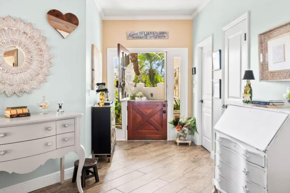 Enjoy letting in the natural Florida sun through the front, Dutch style door.