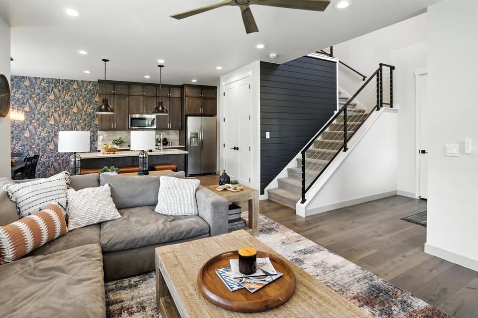 Our open floor plan is the perfect stage for your vacation story. Starring: you, your friends, and a whole lot of good times.
