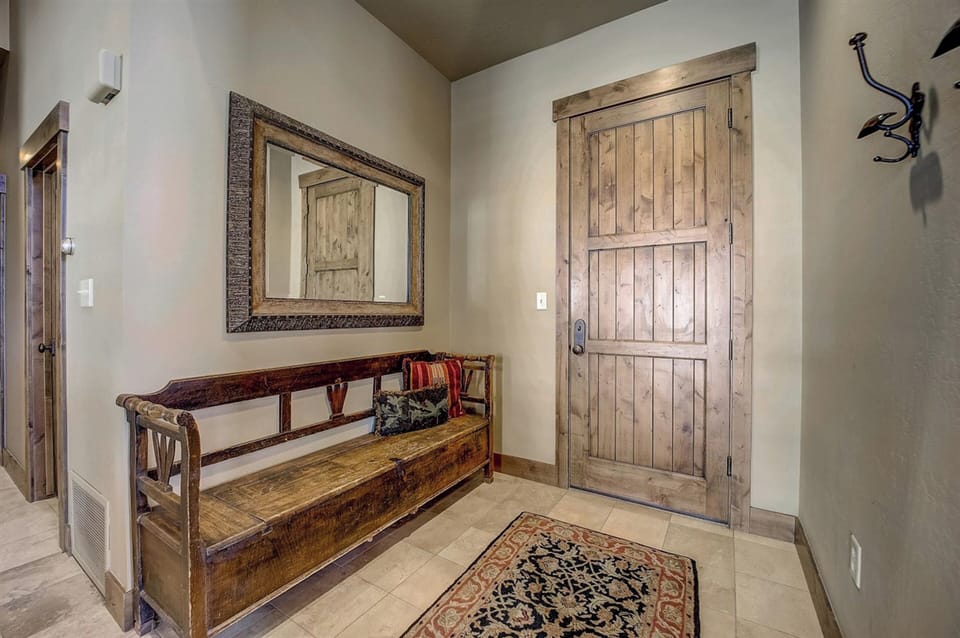 Entry. (Mont Cervin #33)