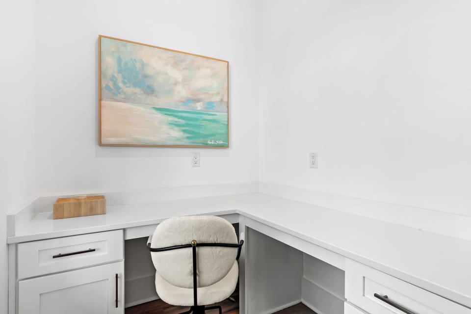 Quiet workspace perfect for remote work or study. (Sea Dweller)

