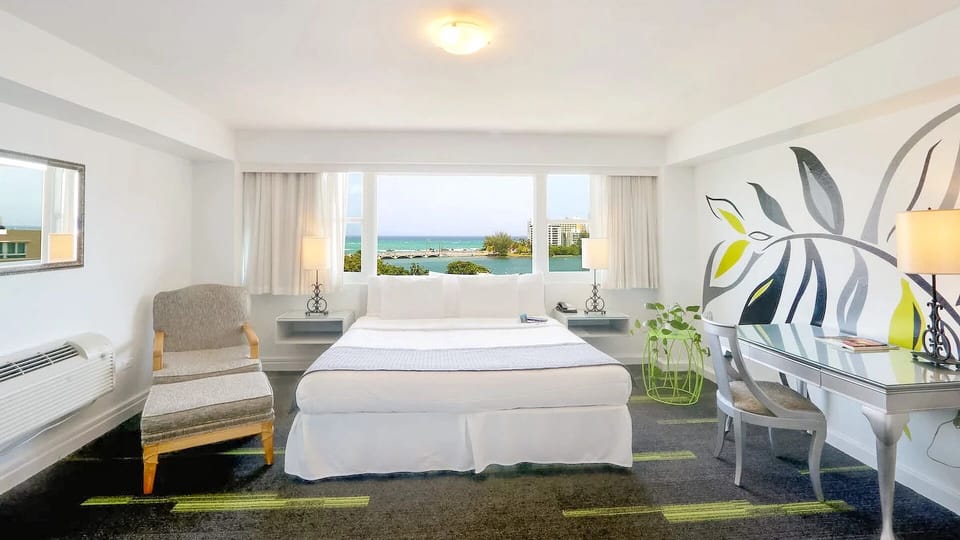 Unit with 1 King size bed