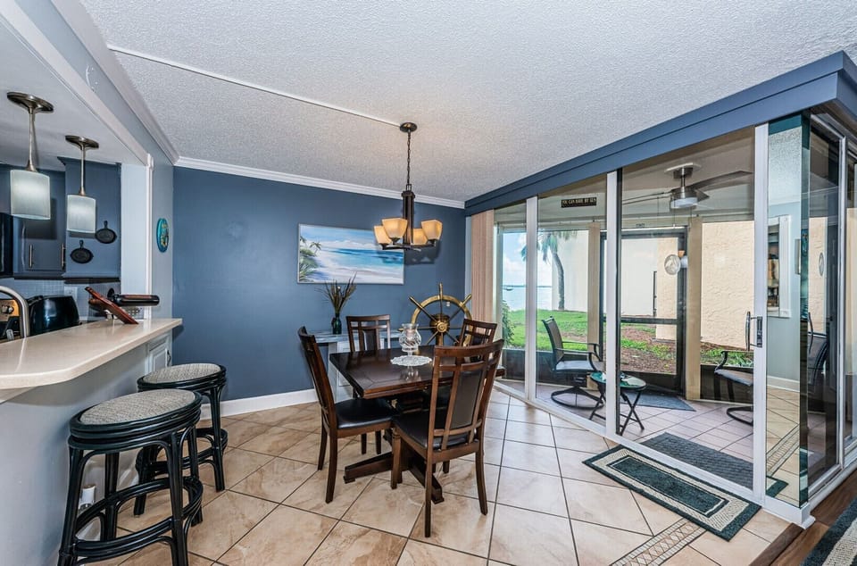 12-web-or-mls-Dining Room 1