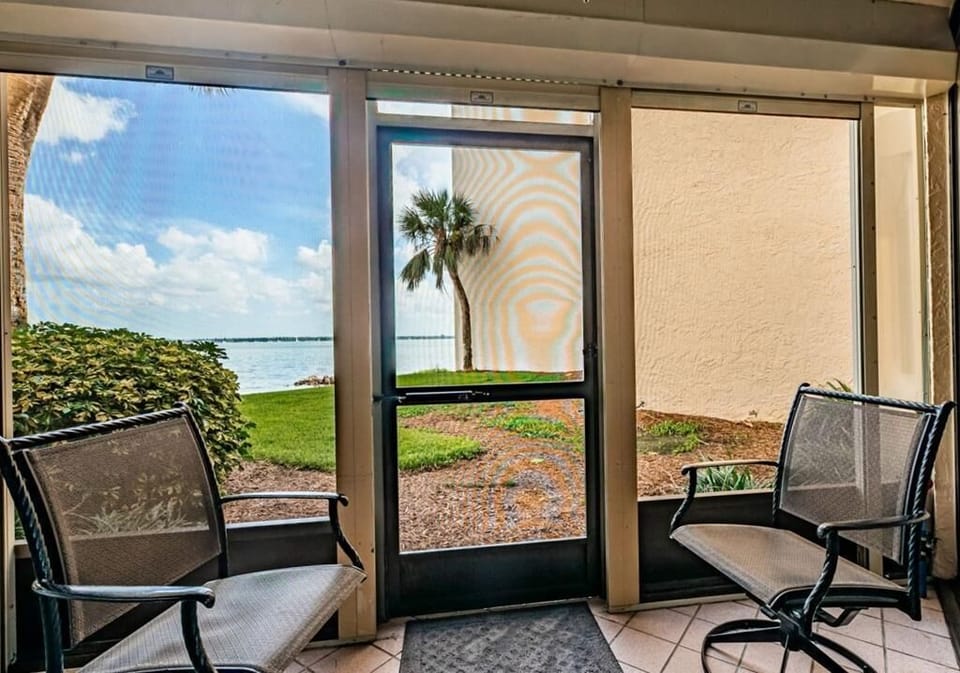 25-web-or-mls-Patio 1
