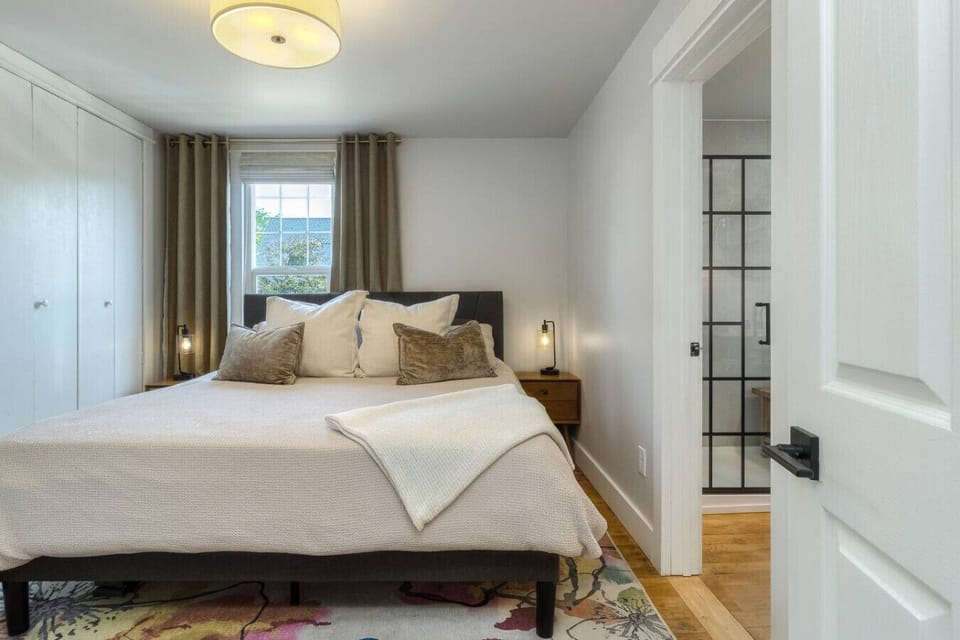 King Bedroom #2