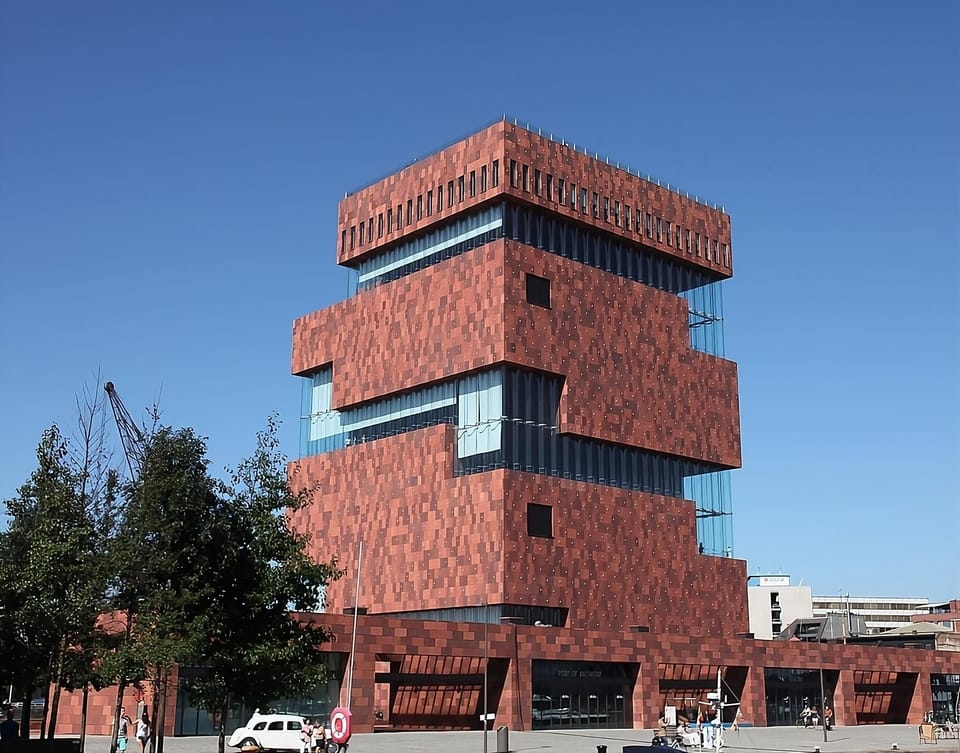 Discover bold contemporary architecture with easy arrivals and access.