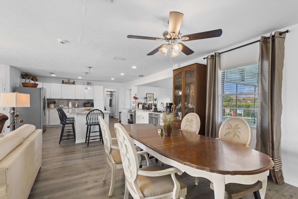 Large kitchen and dining! Room for everyone to enjoy.