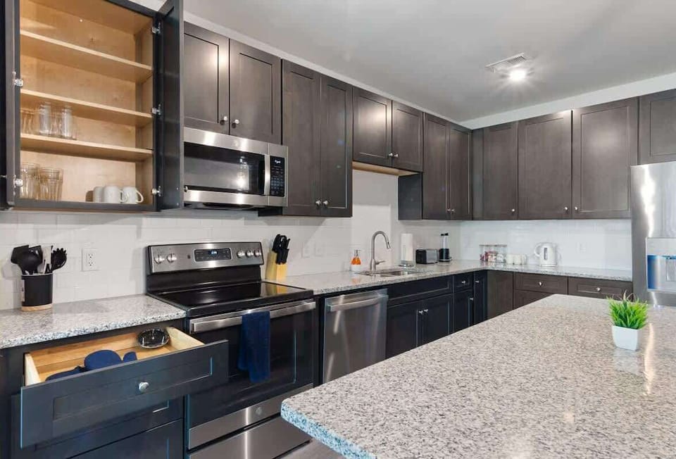 Embark on culinary adventures in our modern, fully equipped kitchen—the heart of your stay. Aesthetic and functional, it's a canvas for creating delicious meals and unforgettable moments.