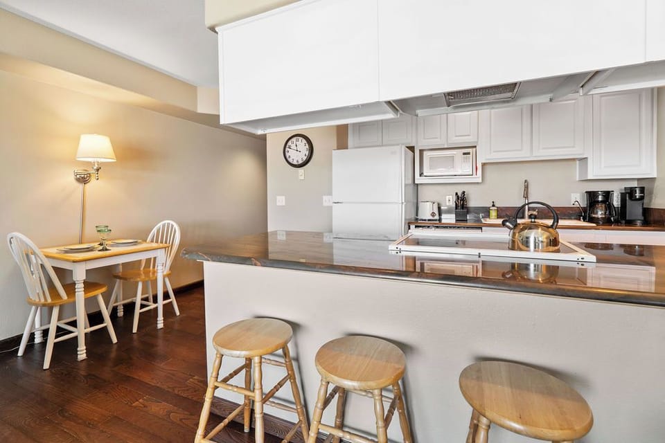 kitchen bar