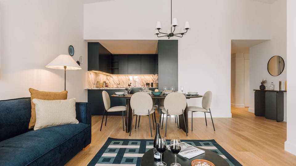 A beautifully set table for unforgettable moments in a tasteful dining area.
 #AndoLiving #Portugal #Santos #DiningInStyle #CozyLuxury