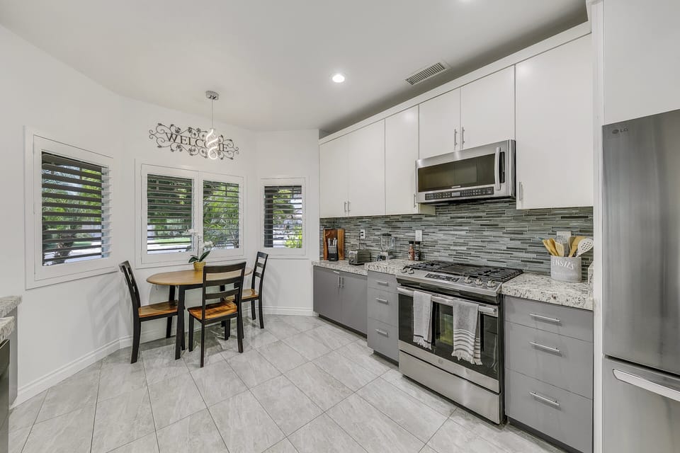 Indoors, Kitchen, Appliance, Microwave, Oven